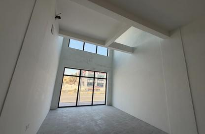 Shop - Studio - 1 Bathroom for rent in Muharraq - Muharraq Governorate