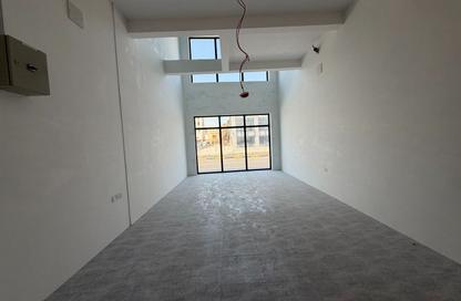 Shop - Studio - 1 Bathroom for rent in Muharraq - Muharraq Governorate