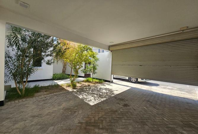 995312 - Property Image 2