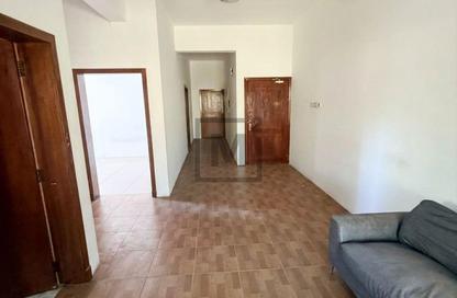 Apartment - 3 Bedrooms - 3 Bathrooms for rent in Sanad - Central Governorate