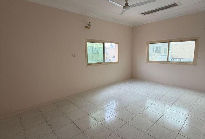 2OYzawyuX56 - Property Image 2