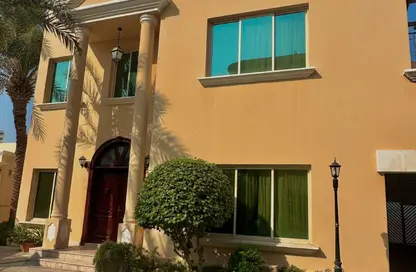 فيلا - 4 غرف نوم - 4 حمامات للايجار في الصالحية - المنامة - محافظة العاصمة