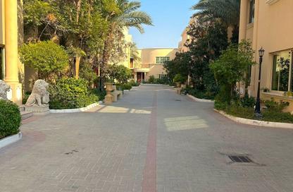 Villa - 4 Bedrooms - 4 Bathrooms for rent in Salihiya - Manama - Capital Governorate