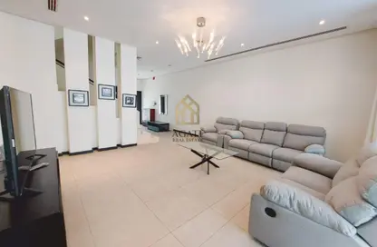 Villa - 3 Bedrooms - 4 Bathrooms for rent in Mahooz - Manama - Capital Governorate