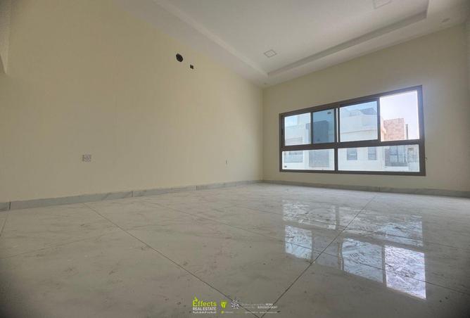 992829 - Property Image 3