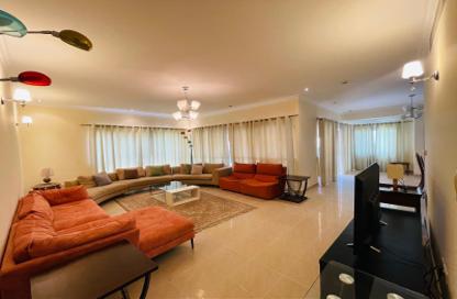 Penthouse - 4 Bedrooms - 4 Bathrooms for rent in Al Juffair - Capital Governorate