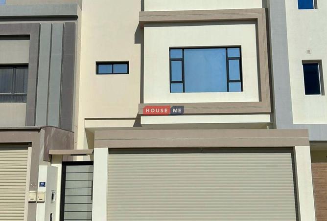 990244 - Property Main Image