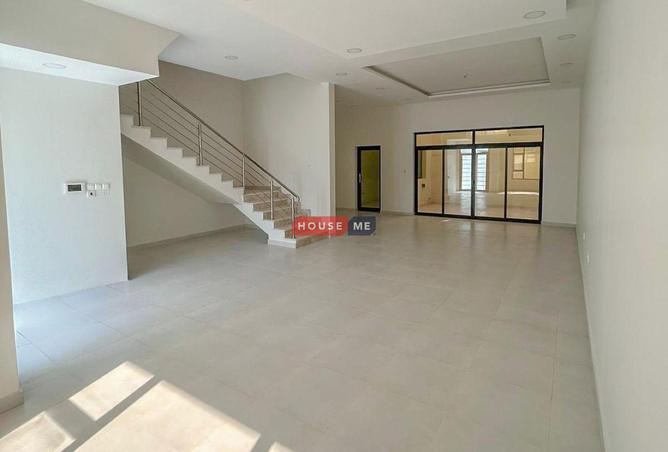 990244 - Property Image 2