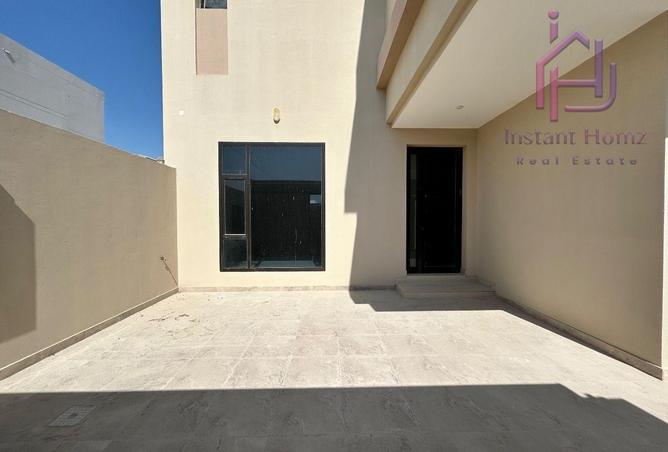 996412 - Property Image 2