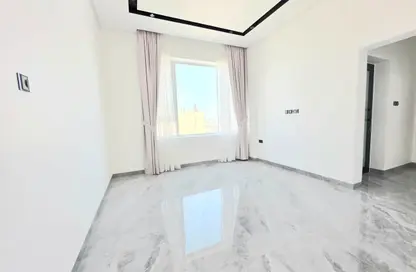 Apartment - 2 Bedrooms - 2 Bathrooms for rent in Salmaniya - Manama - Capital Governorate