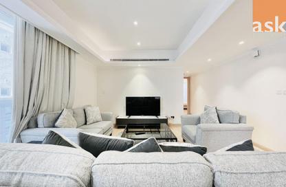 Apartment - 3 Bedrooms - 4 Bathrooms for rent in Al Juffair - Capital Governorate