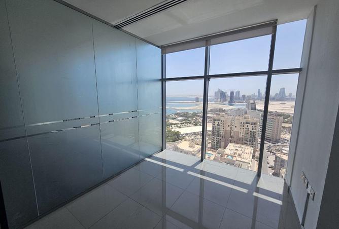 A fitted office with partitions in Seef District - Ansicht 3