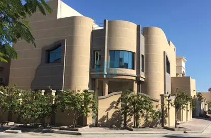 Villa - 5 Bedrooms - 6 Bathrooms for sale in Arad - Muharraq Governorate