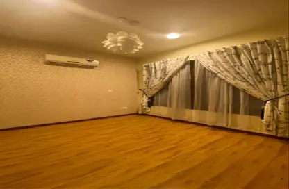 Villa - 5 Bedrooms - 6 Bathrooms for rent in Al Dair - Muharraq Governorate