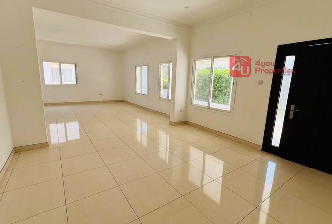 955603 - Property Image 3