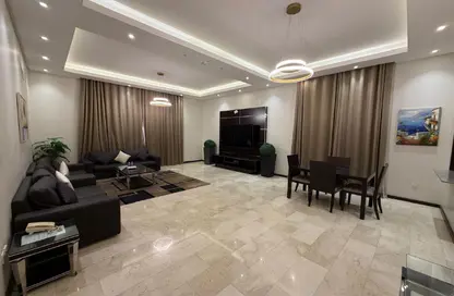 Apartment - 2 Bedrooms - 3 Bathrooms for rent in Al Juffair - Capital Governorate