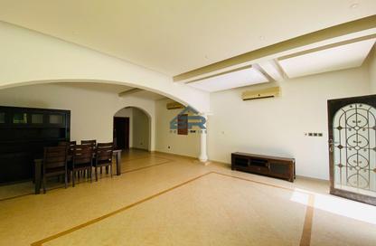 Compound - 3 Bedrooms - 3 Bathrooms for rent in Saar - Northern Governorate