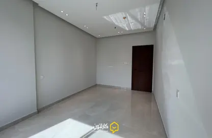 شقة - 4 غرف نوم - 4 حمامات للبيع في الحد - المحرق