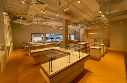 Show Room - Studio for rent in Manama Souq - Manama - Capital Governorate