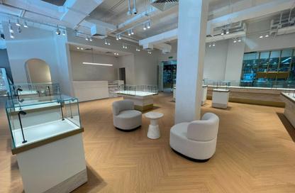 Show Room - Studio for rent in Manama Souq - Manama - Capital Governorate