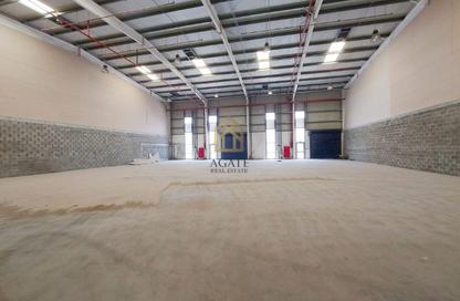 Warehouse - Studio - 1 Bathroom for rent in Hidd - Muharraq Governorate
