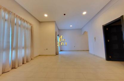 Apartment - 2 Bedrooms - 3 Bathrooms for rent in Janabiya - Northern Governorate