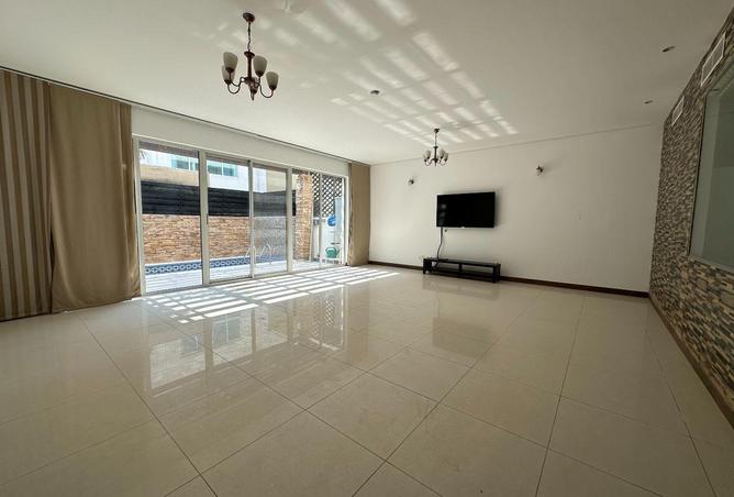 52301783 - Property Image 3