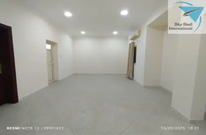 Apartment - 2 Bedrooms - 2 Bathrooms for rent in Al Burhama - Manama - Capital Governorate