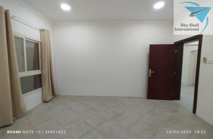 Apartment - 2 Bedrooms - 2 Bathrooms for rent in Al Burhama - Manama - Capital Governorate