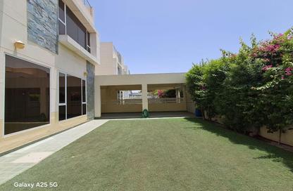 Compound - 4 Bedrooms - 4 Bathrooms for rent in Janabiya - Northern Governorate