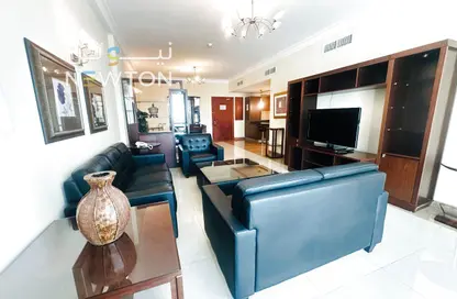 Apartment - 2 Bedrooms - 3 Bathrooms for rent in Al Juffair - Capital Governorate