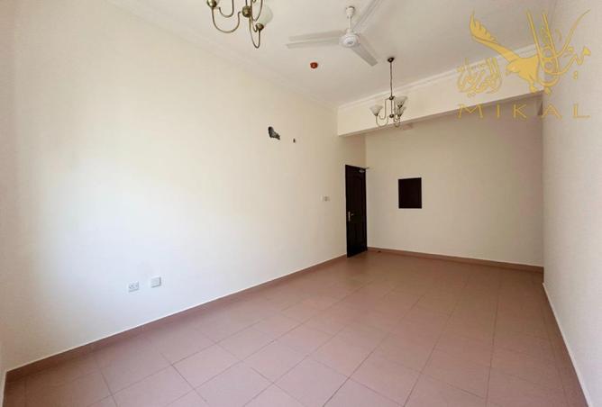 989601 - Property Image 2