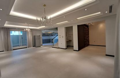Villa - 4 Bedrooms - 4 Bathrooms for rent in Saar - Northern Governorate