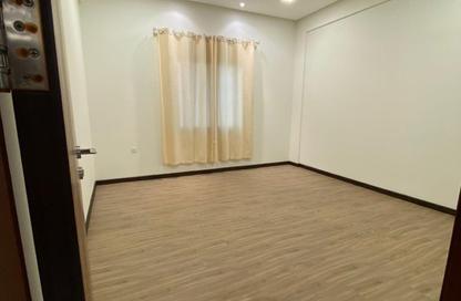 Apartment - 3 Bedrooms - 2 Bathrooms for rent in Bu Quwah - Northern Governorate Apartment - 3 Bedrooms - 2 Bathrooms for rent in Bu Quwah - Northern Governorate