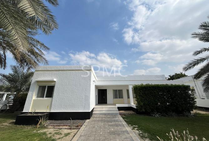 983725 - Property Main Image