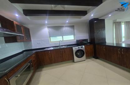 Apartment - 3 Bedrooms - 4 Bathrooms for rent in Segaya - Manama - Capital Governorate