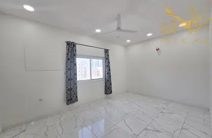 Apartment - 1 Bedroom - 1 Bathroom for rent in Sanabis - Manama - Capital Governorate