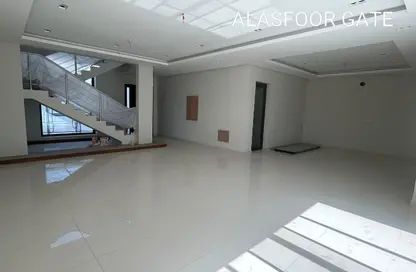 فيلا - 3 غرف نوم - 4 حمامات للبيع في البسيتين - المحرق