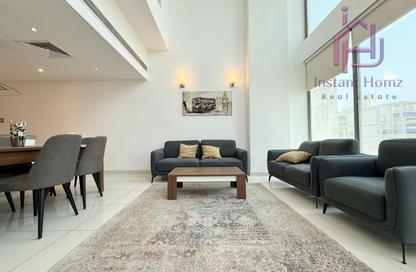 Duplex - 3 Bedrooms - 4 Bathrooms for rent in Al Juffair - Capital Governorate