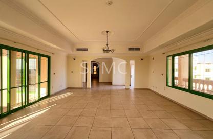 Apartment - 4 Bedrooms - 5 Bathrooms for rent in Janabiya - Northern Governorate