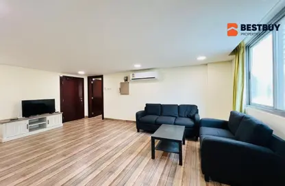 Apartment - 2 Bedrooms - 2 Bathrooms for rent in Al Juffair - Capital Governorate