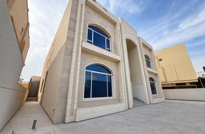 Villa - 4 - 7+ for sale in Tubli - Central Governorate