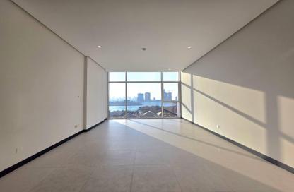 Apartment - 2 Bedrooms - 3 Bathrooms for rent in Reef Island - Capital Governorate