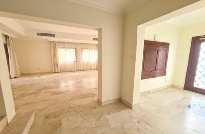 Villa - 5 Bedrooms - 5 Bathrooms for rent in Janabiya - Northern Governorate