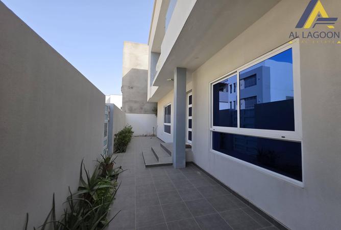 996582 - Property Image 2