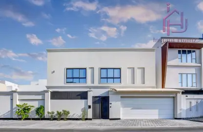 Villa - 4 Bedrooms - 7 Bathrooms for sale in Tubli - Central Governorate