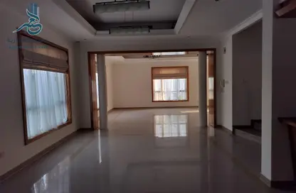 Villa - 3 Bedrooms - 4 Bathrooms for rent in Janabiya - Northern Governorate