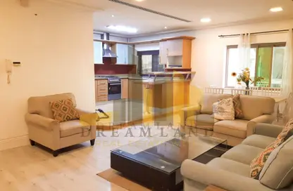 Apartment - 2 Bedrooms - 2 Bathrooms for rent in Segaya - Manama - Capital Governorate