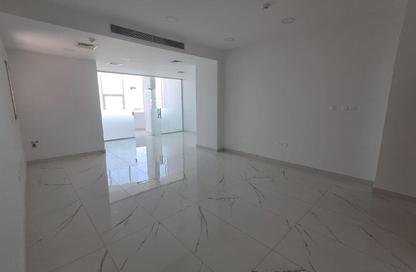 Office Space - Studio - 1 Bathroom for rent in Salmabad - Central Governorate