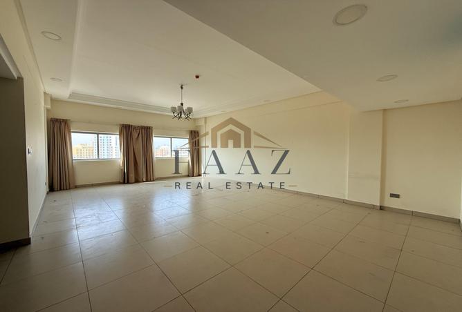 992477 - Property Image 2